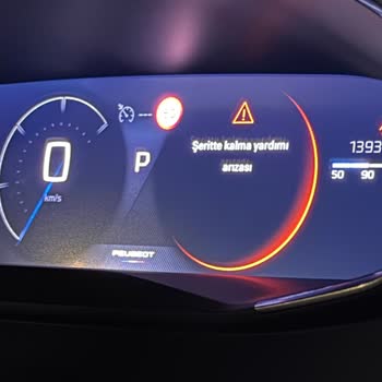 Peugeot 2008 Hibritte Direksiyonun Kendi Kendine Sola Dönmesi Ve Güvenlik Sistemleri Arızası
