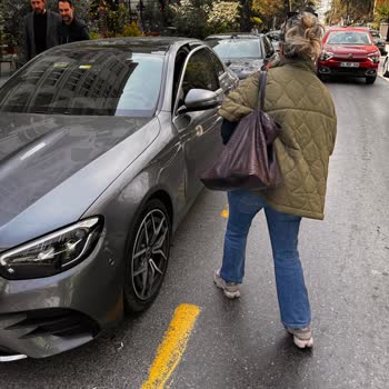 Mengerler Servisinde Kapı Onarımı 4 Ay Bekletildi Ve Hâlâ Tamamlanmadı