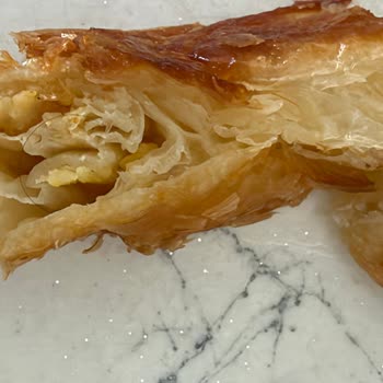 Kıl Bulunan Börek Ve Çözüm Sağlanamayan Müşteri Hizmeti