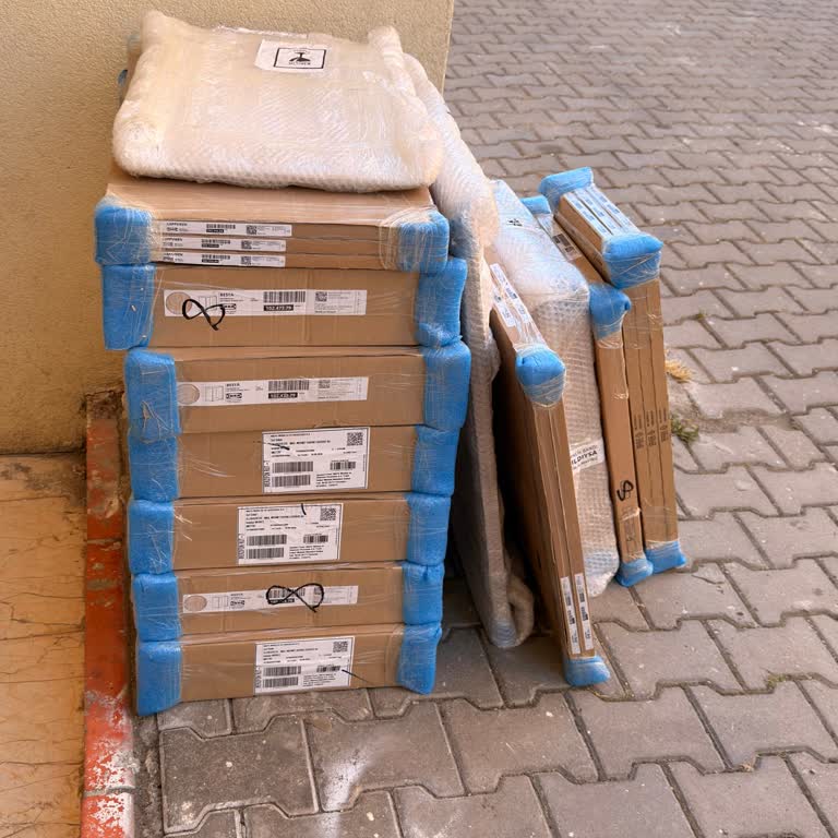 IKEA Dolabım Apartman Kapısında Bırakıldı, Çıkarma Talebi Reddedildi