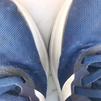 Adidas Ayakkabısında Erken Yırtılma, FLO Mağazası Çözüm Sunmuyor