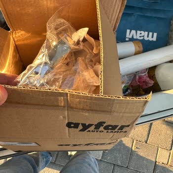 İthal Olduğu Söylenen Far Reflektörlerinin Yerli Gönderilmesi Ve Kargo Ücretinin İadesi Talebi