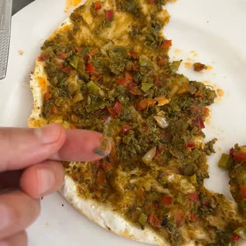 A101 Şubesinde Satın Alınan Lahmacunda Plastik Parça Bulunması