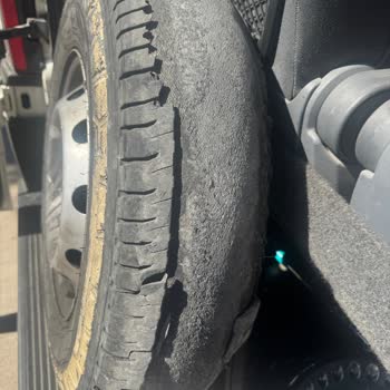 Michelin Yaz Lastiğindeki Ani Parçalanma Ve Kaza Riski