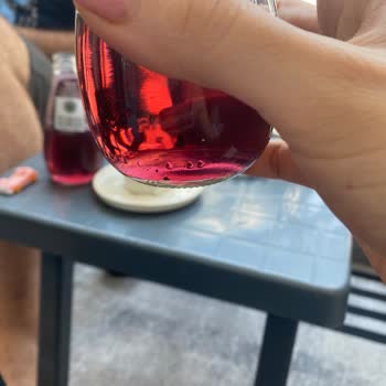 Avşar Maden Suyu İçinde Siyah Tortu Görüldü