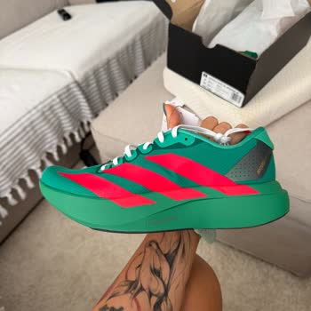 Yanlış Model Ve Renk Gönderilen Adidas Ayakkabı İçin Hızlı Değişim Talebi