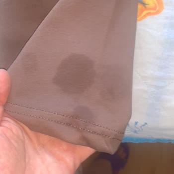 Esteban’dan Gelen Küflü Ve Yırtık Bluzlar İçin Tam İade Talebi