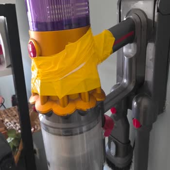 Dyson V12 Absolute Gövde Kırıldı, Ücretsiz Değişim Talep Ediyorum