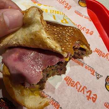 Alerji Uyarısına Rağmen Soğanlı Burger, Soğuk Ve Kalitesiz Sunum