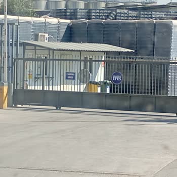 Tesise Zamanında Geldim, Saatlerce Kapıda Bekletildim
