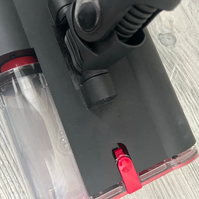 Dyson V16 Dış Parçadaki Ayrılma Sorunu Ve Parça Değişimi Talebi