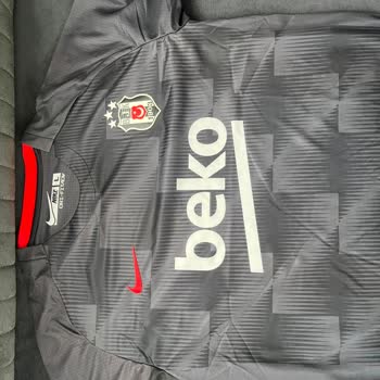 Premium Kalite İddiasına Rağmen Sahte Nike Forma Gönderildi