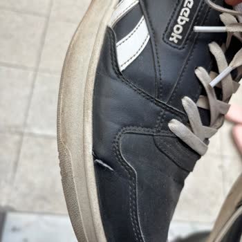 Kısa Sürede Yırtılan Reebok Ayakkabısında Kalite Hayal Kırıklığı