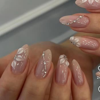 Betül Nail Studio Tırnaklarım Hem Şekil Hem De Görüntü Olarak Özensiz Ve Kötü Duruyordu