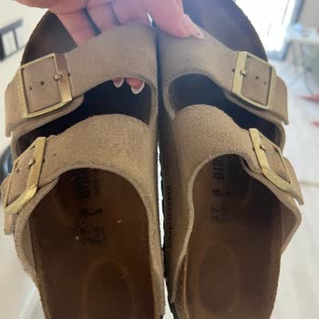 Ayıplı Birkenstock Terlikten Ayağımda Tahriş Ve Ürün Hızla Soyuluyor