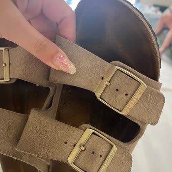 Ayıplı Birkenstock Terlikten Ayağımda Tahriş Ve Ürün Hızla Soyuluyor