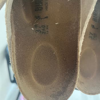 Ayıplı Birkenstock Terlikten Ayağımda Tahriş Ve Ürün Hızla Soyuluyor