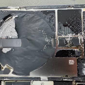 Kendi Kendine Yanıp Alev Alan İphone 15’in Değişimi Reddedildi