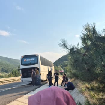Metro Turizm Otobüsü Bozuldu Yol Ortasında Bırakıldık Ve Ücret İadesi Talep Ediyoruz