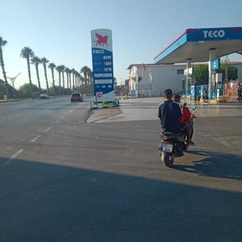 Sinirli Personel Ve Üniformasız Yakıt Verme Reddi