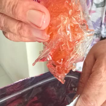 Kapsül Deterjanı Açıldıktan Sonra Eridi, Sızdı Ve Kullanılamaz Hale Geldi