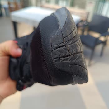 Garanti Kapsamında Kısa Sürede Yırtılan Spor Ayakkabı İçin Değişim Ve Onarım Talepleri