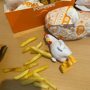 Popeyes Çocuk Menüsünde Hijyen İhlali Ve Kırık Oyuncak