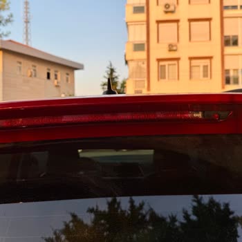 Üçüncü Stop Lambasının Kendiliğinden Kırılması Ve Garanti Kapsamında Değişim İsteği
