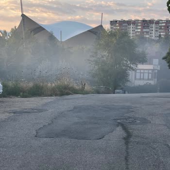 Buta Bakü Cafe Buta Bakü Cafe Çevreye Yaydığı Yoğun Mangal Dumanı
