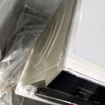 Kutu Açıldığında Çamaşır Makinesinde Göçük Ve Çizik, Yetkili Servis Yardımı Reddetti