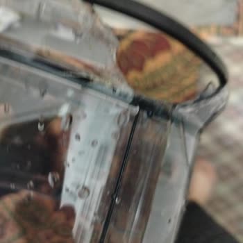 Fakir Mutfak Robotunda Çatlayan Hazne Ve Kırıcı Mağaza Personeli