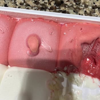 Algida Dondurmada Çıkan Plastik Parçalar Sağlık Ve Güvenlik Endişesi