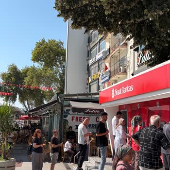 Güneş Parlamasından Ekranı Görünmez Olan Ve Sürekli Arızalı ATM'in Yer Değişikliği Talebi