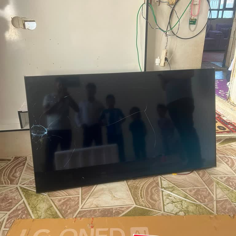 Teslim Edilen TV Kırık Çıktı, Teknosa Ayıplı Malı Değiştirmeyi Reddetti