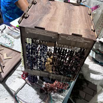 Gece Pazarı Esnaflarının Ürün Ve Sağlığını Tehdit Eden Spor Sahası İçin Güvenlik Bariyeri Talebi