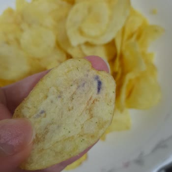Mor Renkli Cipslerde Sağlık Riski Ve Ücret İadesi Talebi
