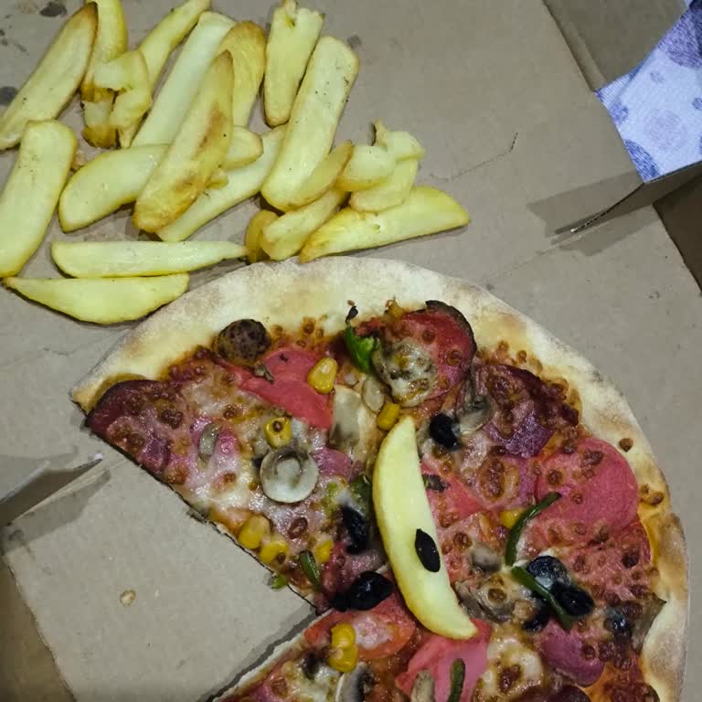 Az Gram Patates Ve Eksik Peynirli Pizza Şikayeti