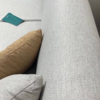 Krem Renk Koltuk Takımı Gri Geldi, Mağaza Çözüm Sunmuyor Ve Servis Ücreti İstiyor