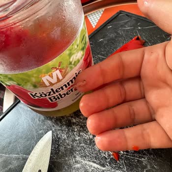 Migros Közlenmiş Biber Kavanozda Canlı Hayvan Bulundu