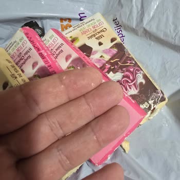 Patlamış Soğutucu Jel Çikolataları Eritti Ve Sağlık Endişesi Yarattı