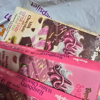 Patlamış Soğutucu Jel Çikolataları Eritti Ve Sağlık Endişesi Yarattı