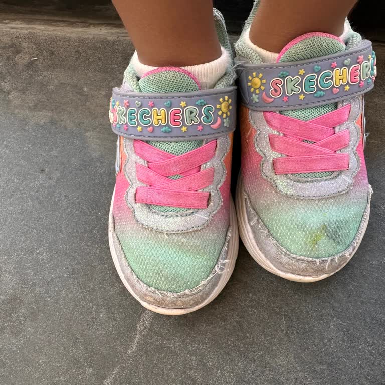 Ayıplı Skechers Çocuk Ayakkabısı Ve Mağaza İlgisizliği