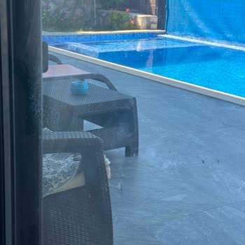 Villa Karaman Son Derece Kirli Ve Bakımsız Bir Villa