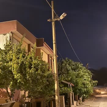 Esin Sokakta Karanlıkta Güvenlik Endişesi İçin Sokak Lambalarının Acil Onarımı Gerekiyor