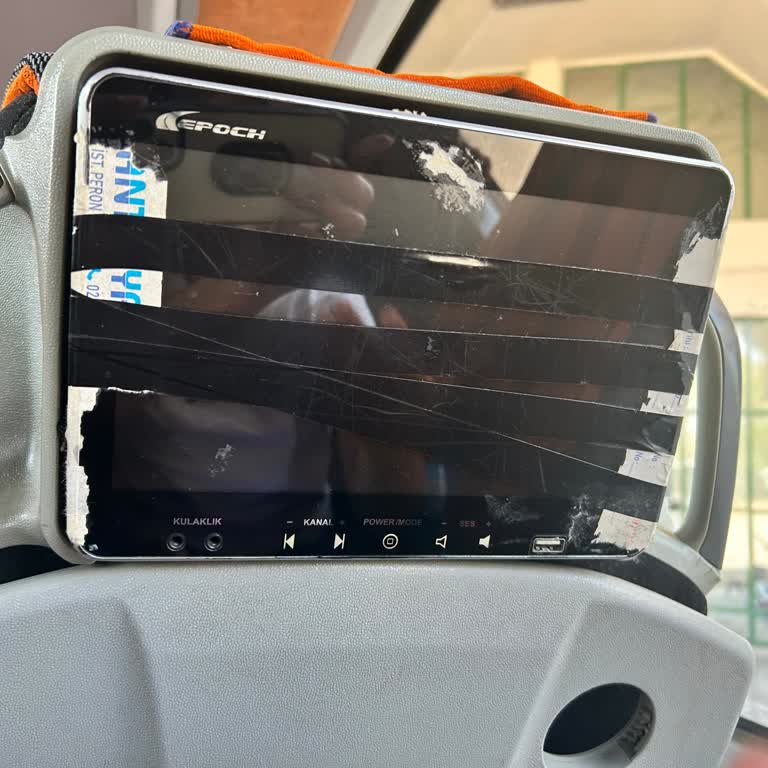 Koltuk Ekranları Çalışmadı, TV Yayını Yok; Ödenen Ücret İçin İade Talebi