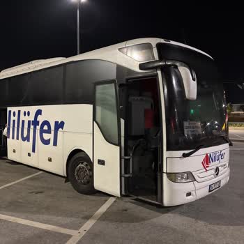 Kuşadası İstanbul Seferinde Eski Ve Bakımsız Otobüs Nedeniyle Donma Şikayeti