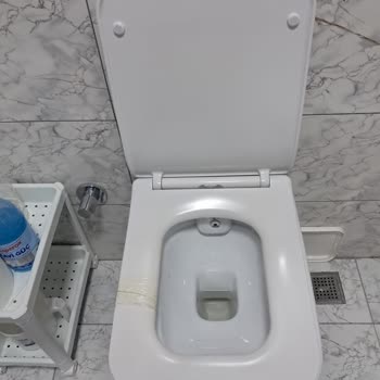 CeraStyle Turkuaz Klozet Kapakları Kısa Sürede Kırıldı: Dayanıklılık Şikayeti