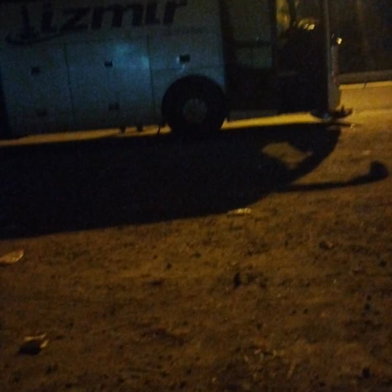 İzmir Turizm Otobüsünde Arıza 4,5 Saat Bekletti Çözüm Yok