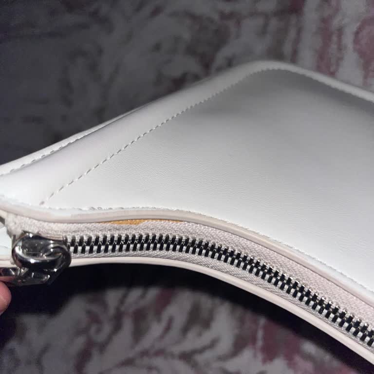 Boyner Hilltown’da Leke Bulunan Calvin Klein Çantanın Değişim Talebi