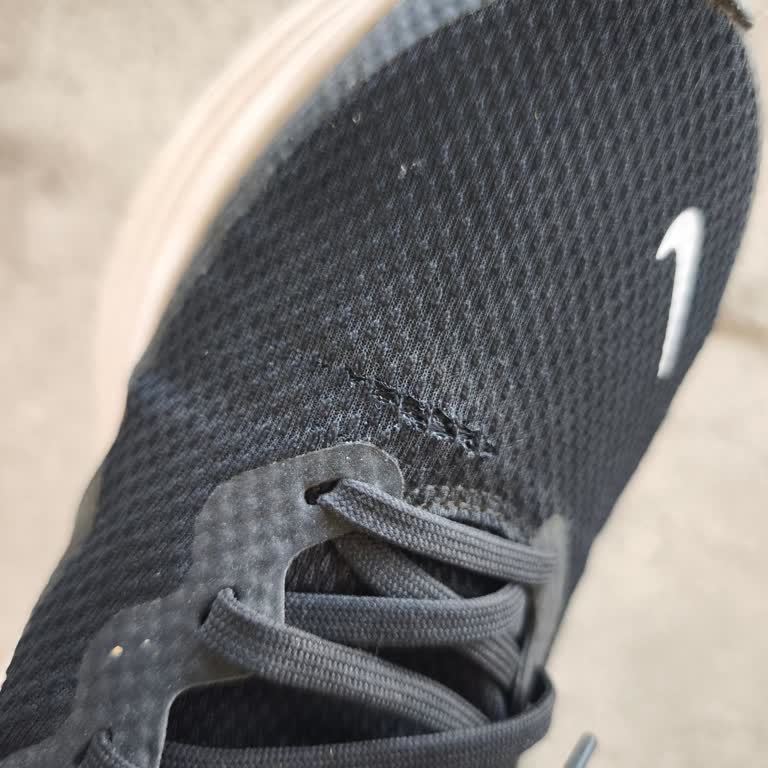 Nike Yazlık Ayakkabının Hızlı Yırtılması Ve İade Talebinin Reddi